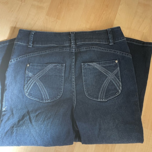 NWOT- Lane Bryant jeans - Picture 2 of 4